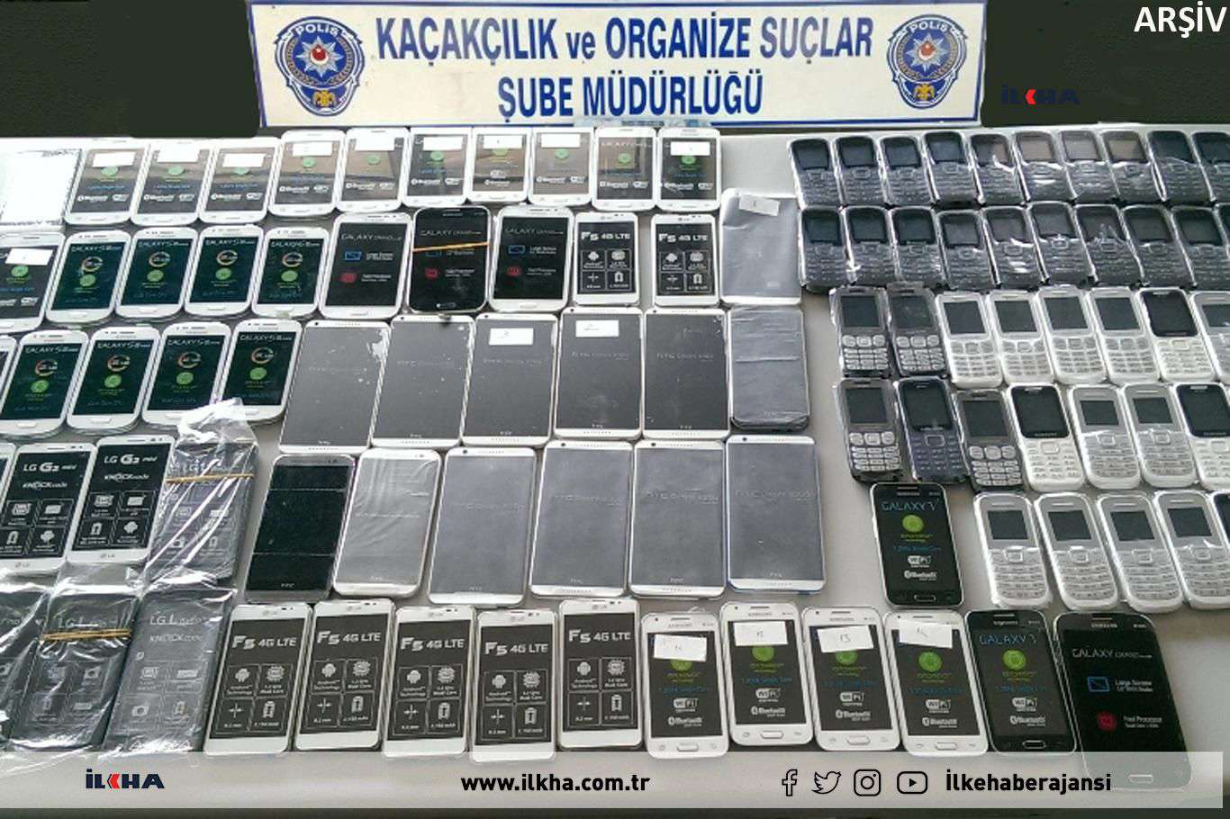 Batman’da ‘Kaçak cep telefonu’ baskını: 11 gözaltı Batman’da ‘Kaçak cep telefonu’ baskını: 11 gözaltı